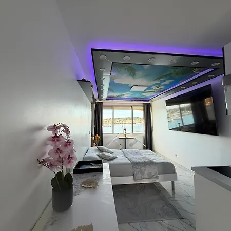 240 Magnifique Deluxe Hammam Vue Apartment *