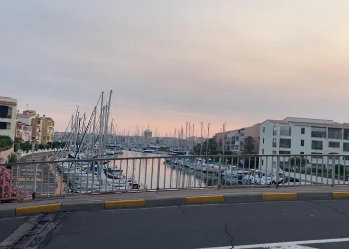 240 Magnifique Deluxe Hammam Vue Apartment Agde