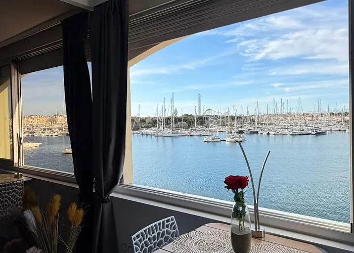 240 Magnifique Deluxe Hammam Vue * Agde