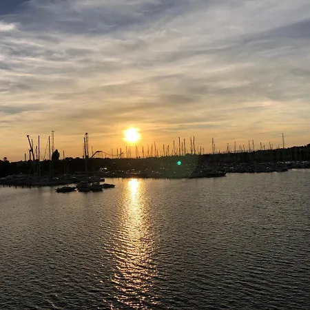 240 Magnifique Deluxe Hammam Vue Apartament Agde