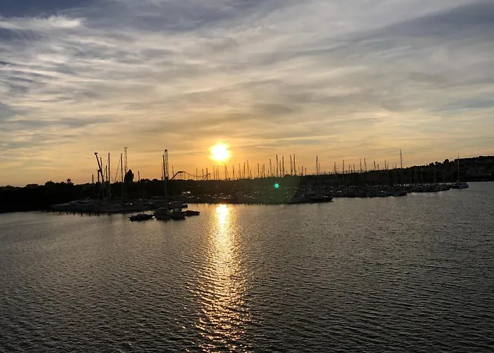 240 Magnifique Deluxe Hammam Vue Appartamento Agde